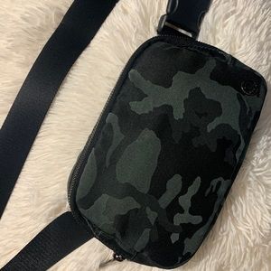 Lululemon 1L Camo Jaquard Everywhere Belt Bag EUC